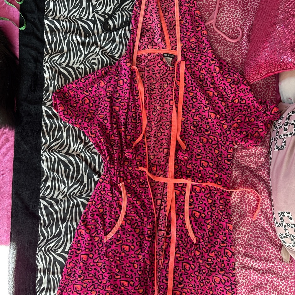 Joe Boxer Pink and Orange Leopard Print Robe